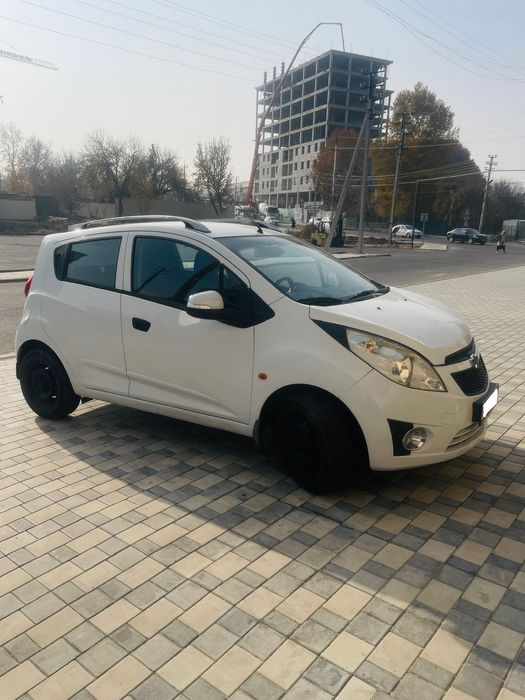 Спарк мошинаси сотилади