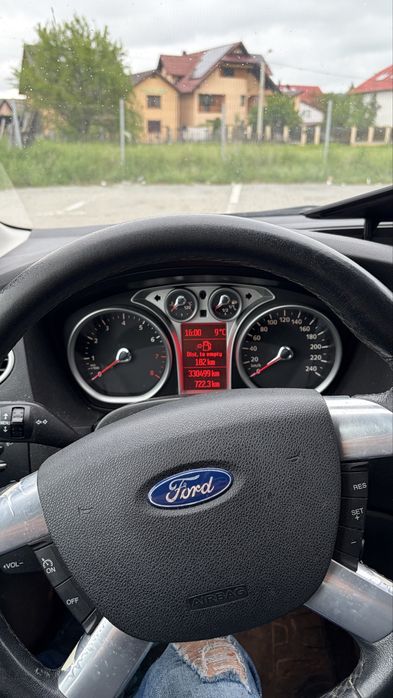Ford focus 1.8 benzina.