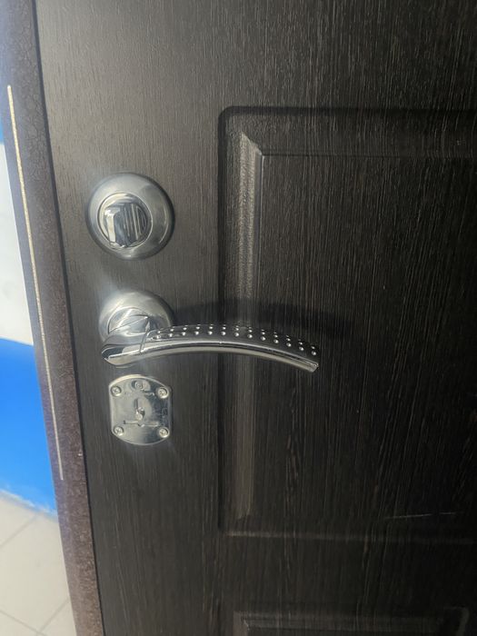 Продам дверь железную