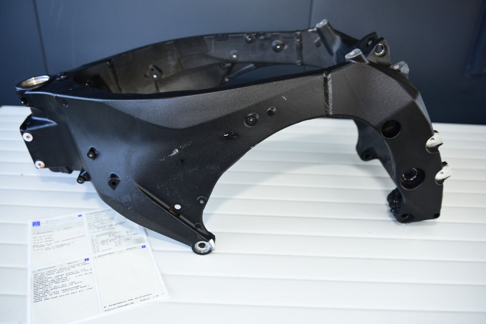 Șasiu cadru cu documente UE Yamaha R1M 2015 RN32