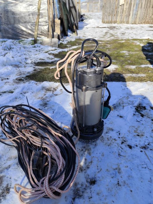 Pompa submersibila ca nouă . de putere mare