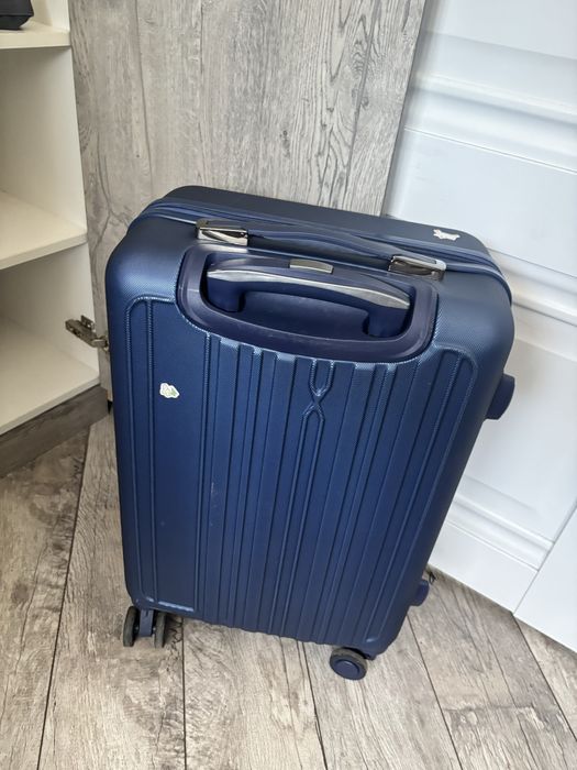 Маленький чемодан б/у