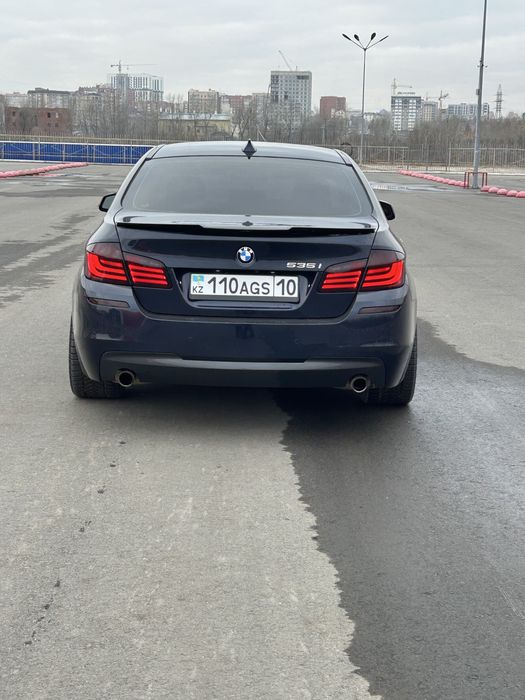 Бмв F10 2013 года