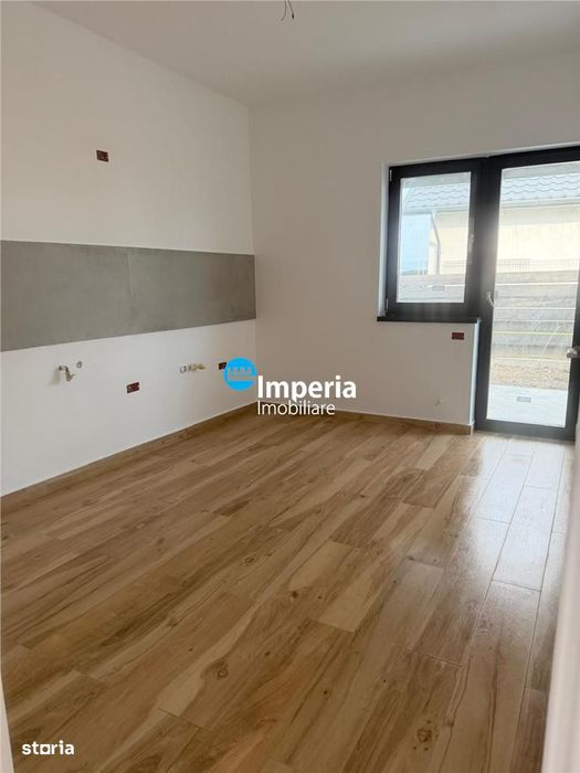 Casa 3 cam, 2 bai, Beci, canalizare, Ciurbesti Miroslava