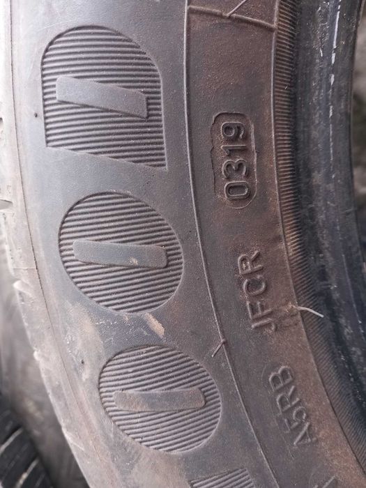 Продавам летни гуми, размер 195/60/15, на не повече от 10 000 км!