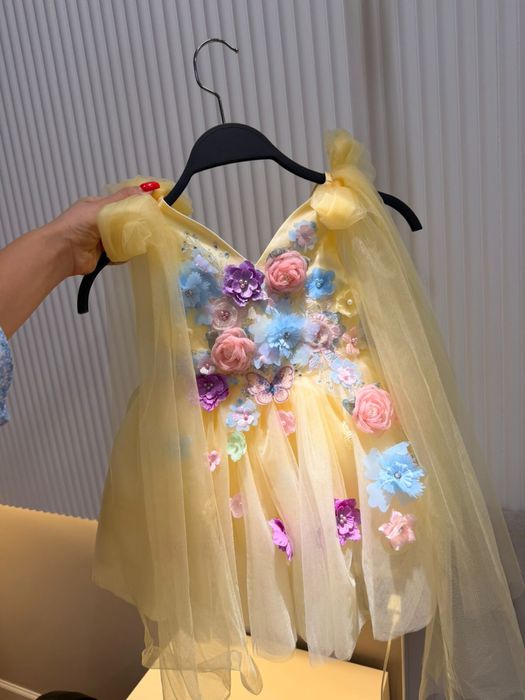 Продам платье и дорожку для тусау кесер