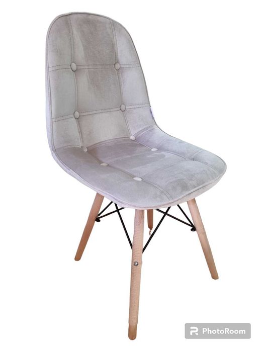 Трапезен стол Таня бежово кадифе