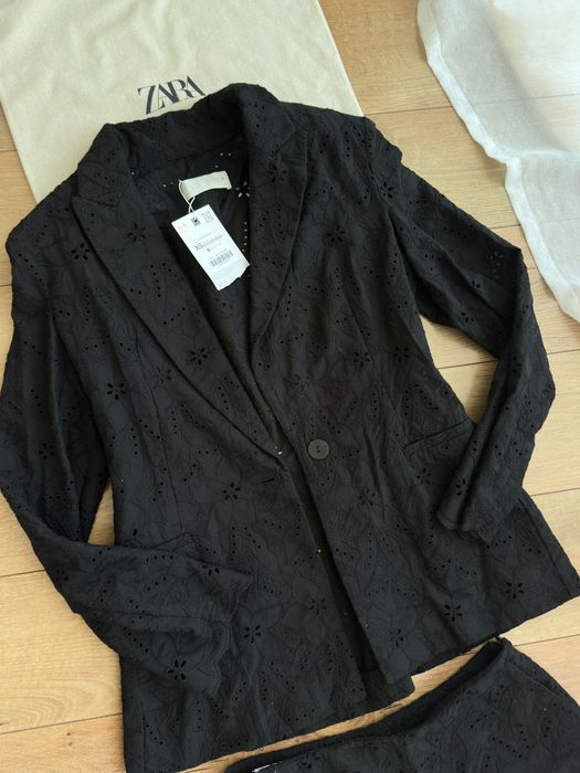 Costum Zara viral cu broderie, perforat Sacou + bermude/pantaloni scurti)