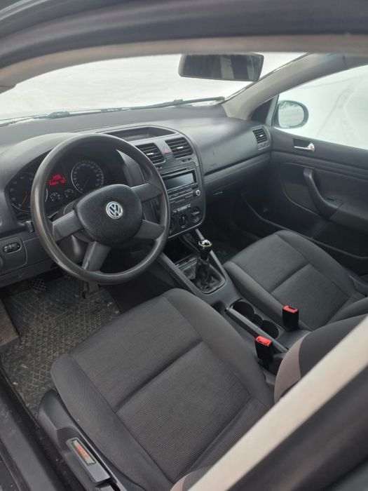 Продам гольф 5 2004 года