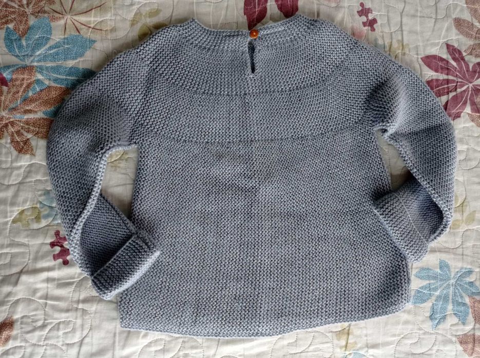 Свитер на девочку