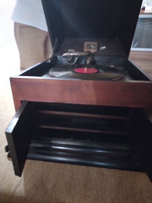 Gramofon de epocă
