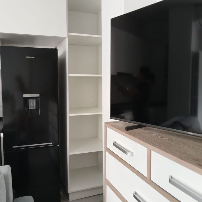 Vând garsonieră pe stradă D10 Nr 9  parter in complex By Alezzi N10  mobilat 34 mp mobilat complet prețul 60 mii euro negociabil