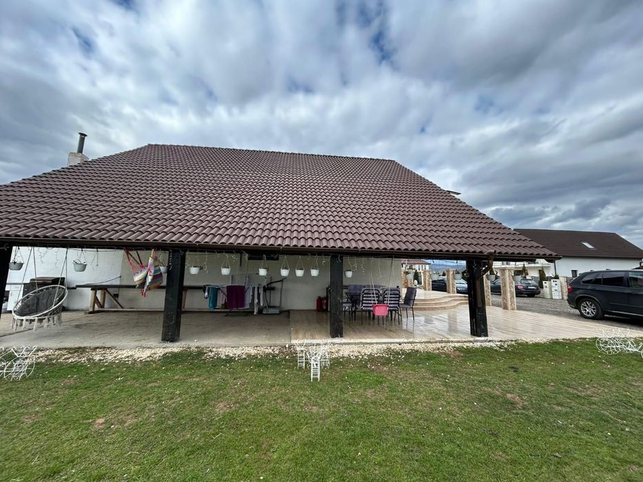 Decorațiuni interioare și exterioare  159