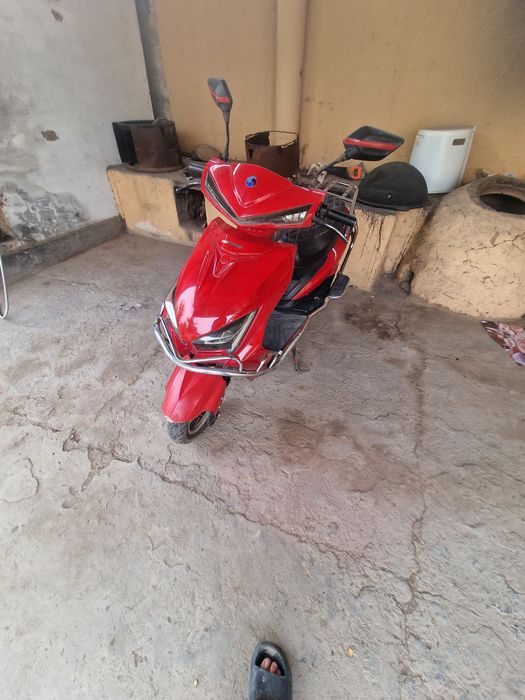 Skuter EkoMoto qizil
