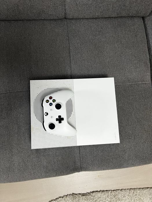 Vand Xbox one S 1tb