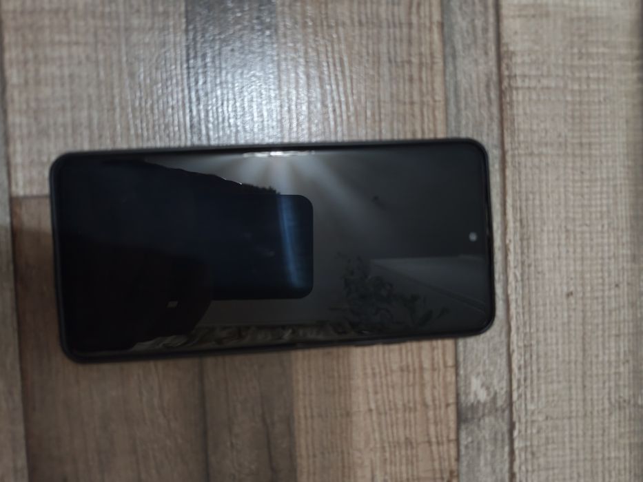 Vând telefon Xiaomi Redmi Note 11 Pro 5G 128GB