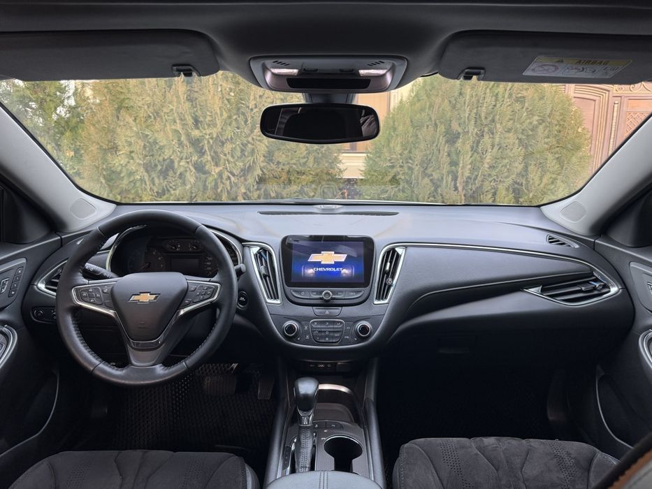 Malibu 2 sotiladi. Motor 2.0 L. turbo. 20.200 y.e