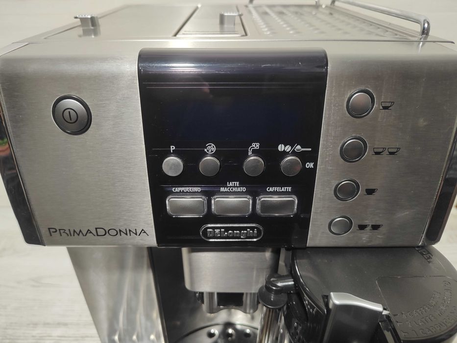 Кафеавтомат - робот Delonghi PRIMADONNA ESAM 6600 с кана / Капучино