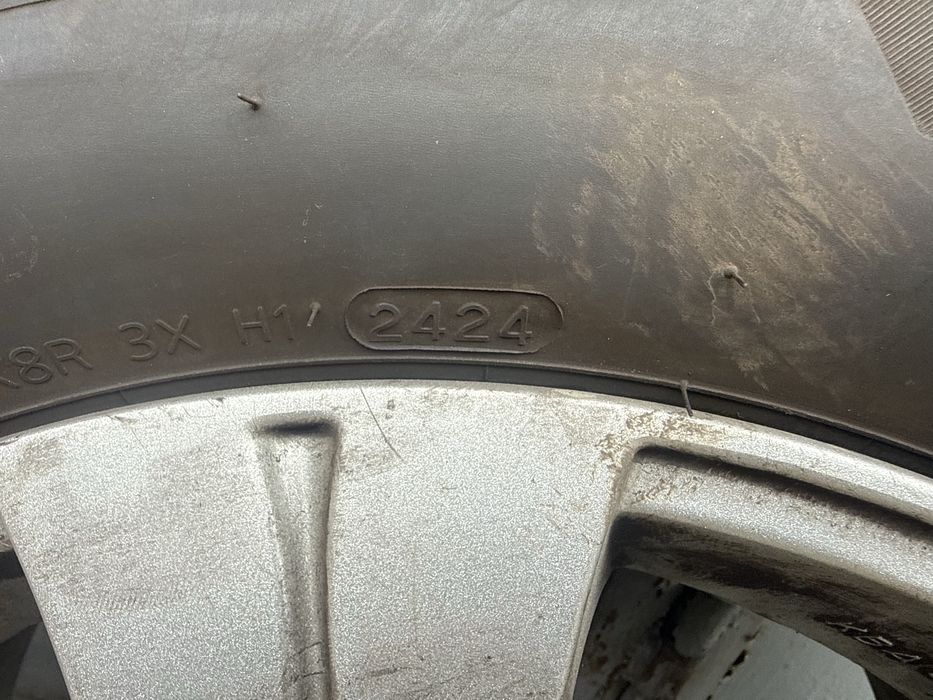Jante+cauciucuri de iarna hankook 235/65/17 5x130  Volkswagen Touareg