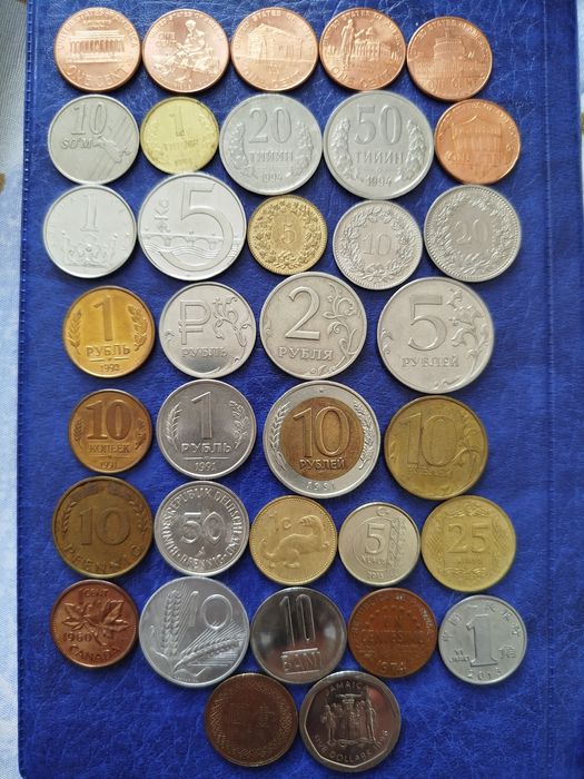 Монеты разных стран.
