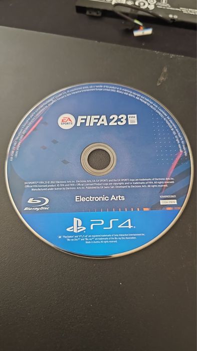 Playstation 4 Slim 1TB + 2  Controllere + Fifa 23