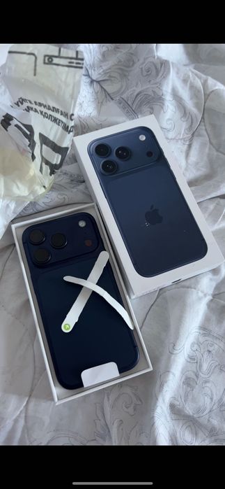 Смартфон Apple iPhone 17 Pro 256Gb NanoSIM+eSIM темно-синий