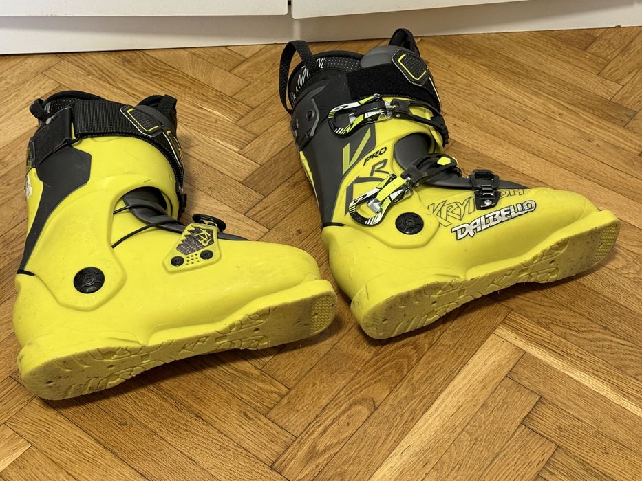 Vând clăpari ski Dalbello Krypton VPro – Flex 130 – Mondo 26 / EU 40