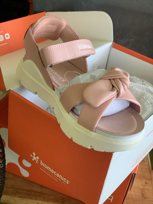 Чисто НОВИ детски сандали