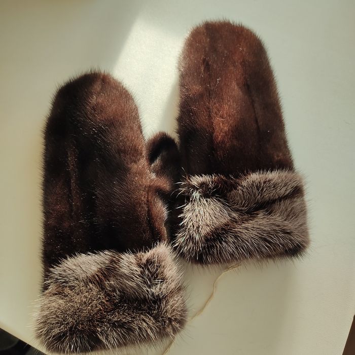 Продам варежки норковые
