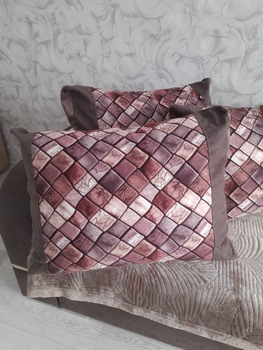 Продам новый комплект на диван