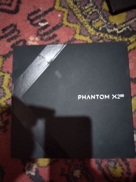 Techno phantom x2 8/256 5G sostayana Zur qirilmagan 20 Kun buldi olga