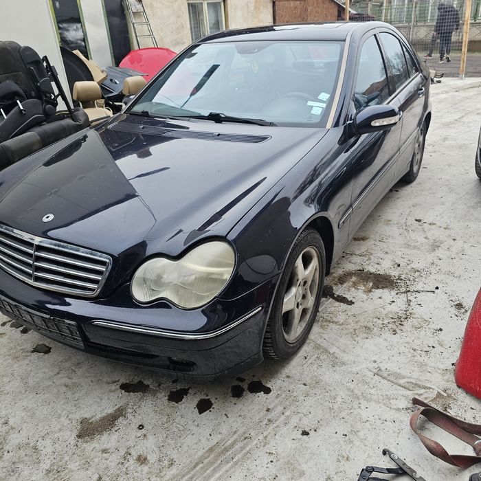 W203 мерцедес  C240  170k.s бензин.