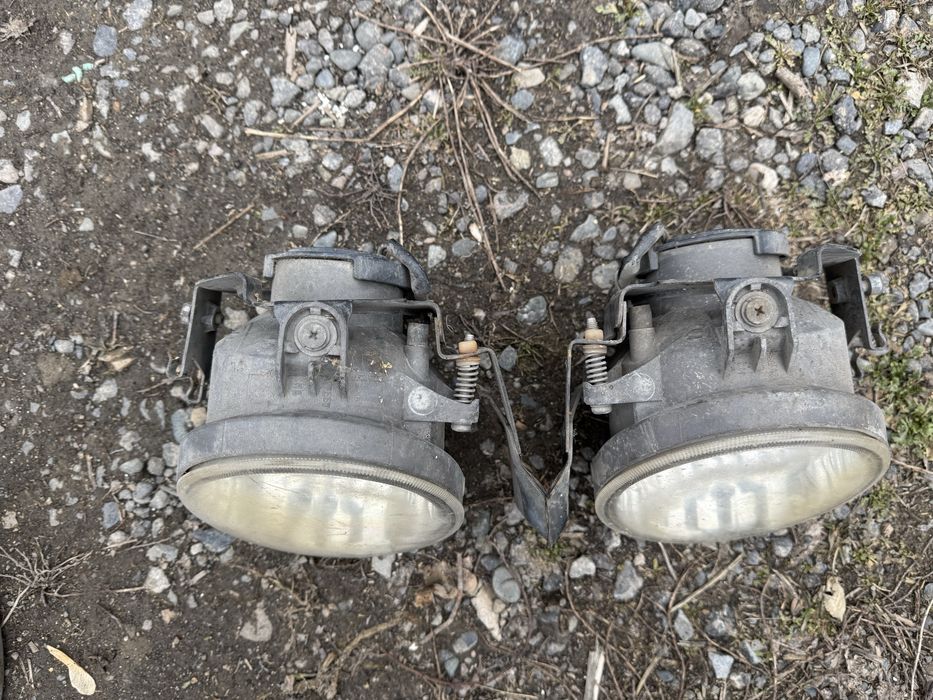 Запчасти Субару форестер левое сторона фар