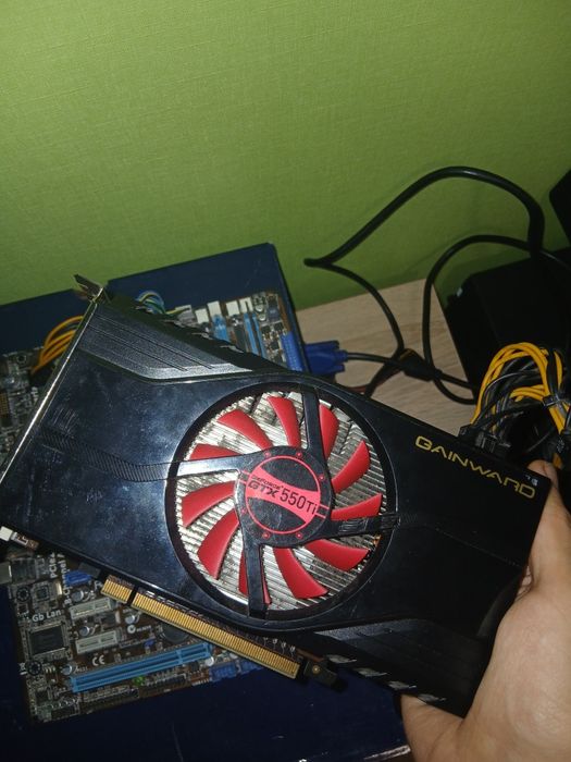 Видео карта NVIDIA GeForce GTX 550 Ti 1Gb, Gainward