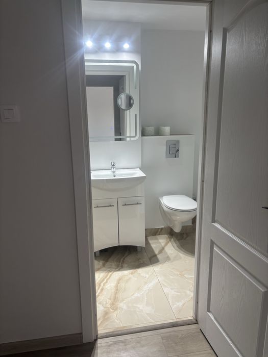 Vand apartament doua camere