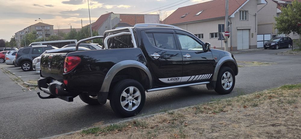 Mitsubishi L 200  climatronic funcțional 4x4