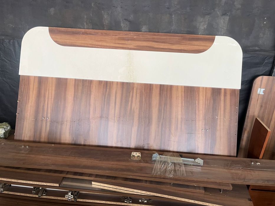 Продам спальный гарнитур