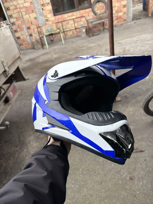 Кросова каска fox