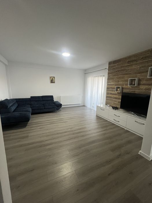 Închiriez apartament 3 camere Falticeni