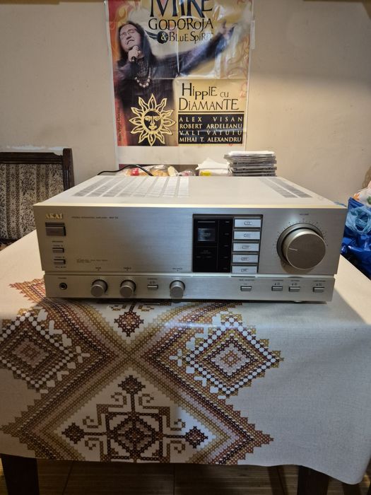 Akai am 32 statie  (akai sony)