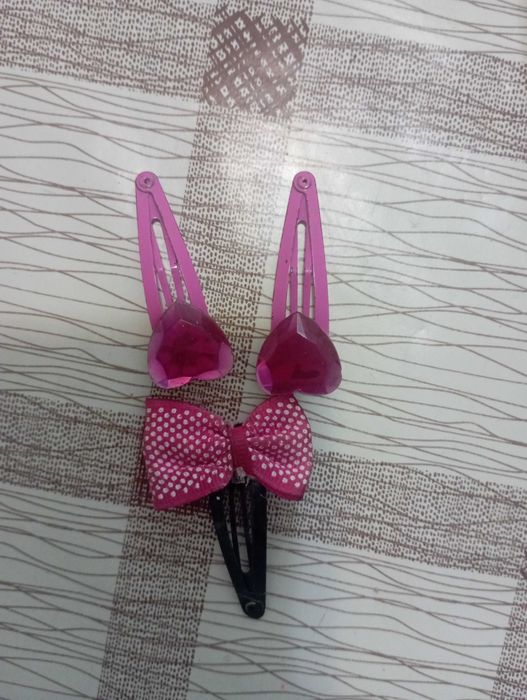 Запазени момичешки фиби и ластици