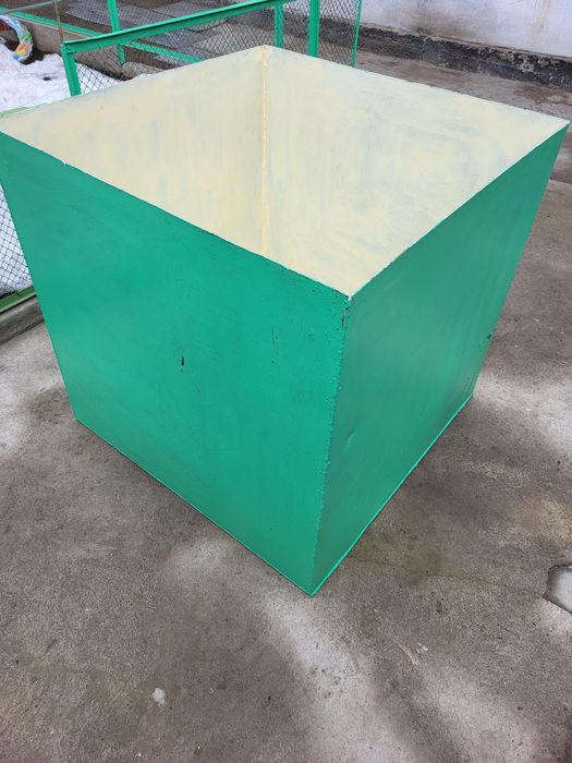 Уникальный ларь под зерно.