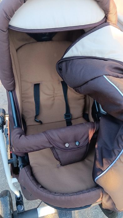 Cărucior 3 în 1 cu scoică – folosit, în stare foarte bună