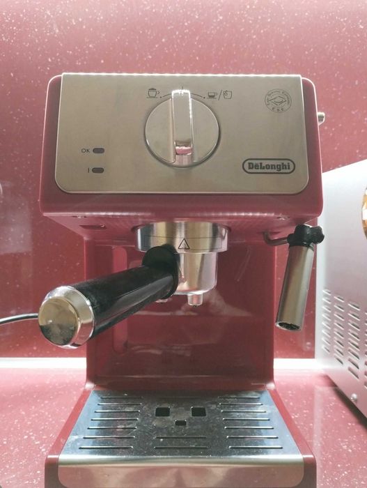 Еспресо машина DeLonghi
