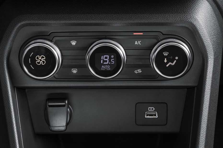 Lampă torpedou 264759172R  Logan / Sandero Jogger USB PRIZA