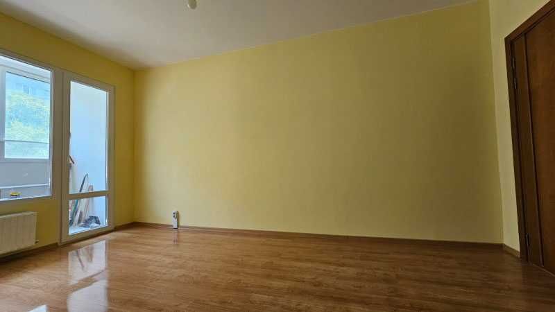 Тристаен за продажба в ж.к Дружба 2