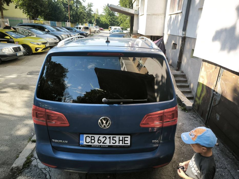 Автомобил VW touran