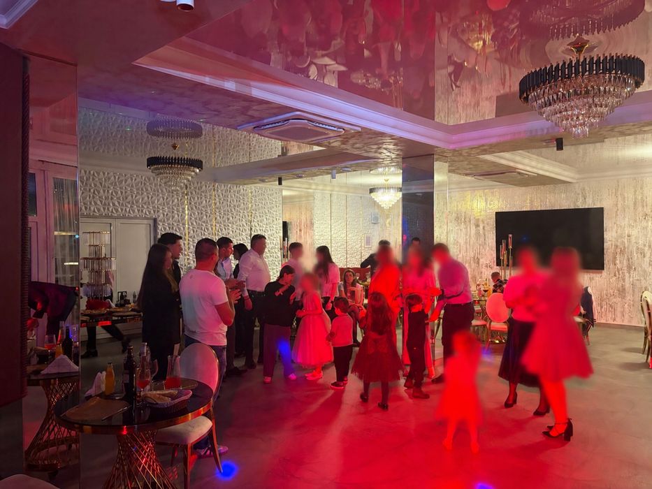 DJ pentru evenimente – Muzică de calitate, atmosferă garantată!