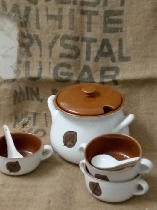 Столовый набор продается