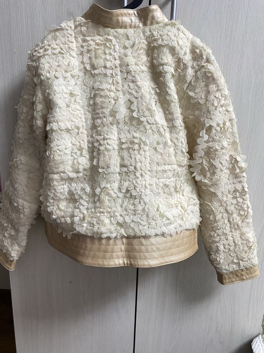 Продам ветровку для девочки